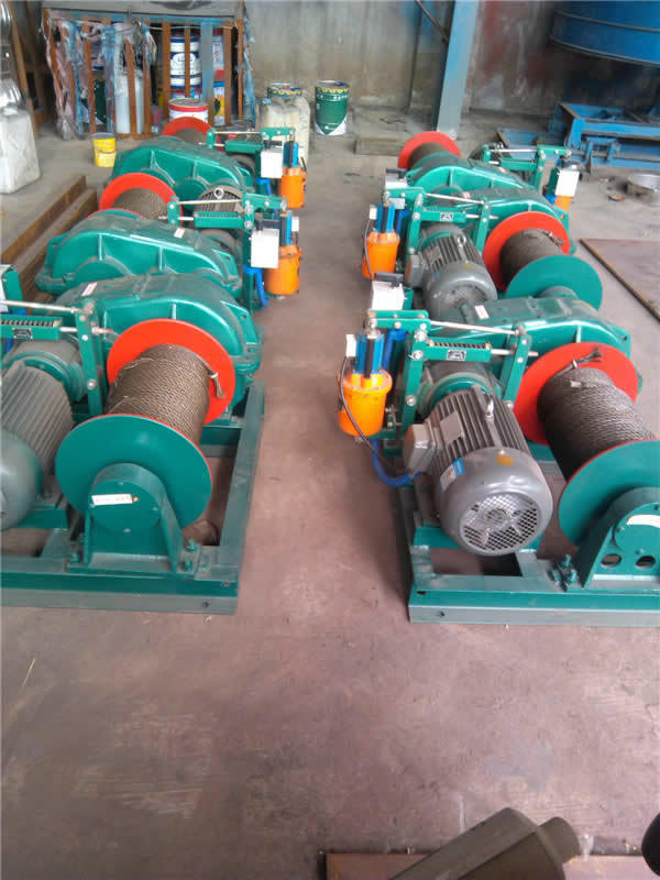 液壓卷揚(yáng)機(jī)