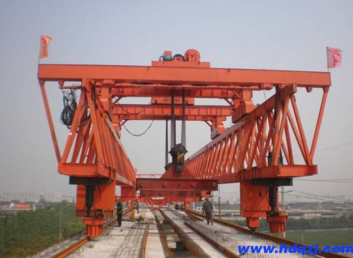 架橋機(jī)過孔架梁施工對(duì)環(huán)境的影響及相應(yīng)的環(huán)保措施是什么？